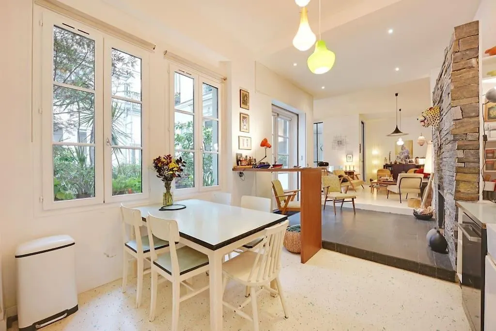 Spacious Vintage Duplex Flat - Gare Du Nord 巴黎