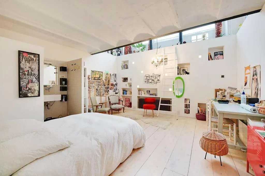 Spacious Vintage Duplex Flat - Gare Du Nord 巴黎